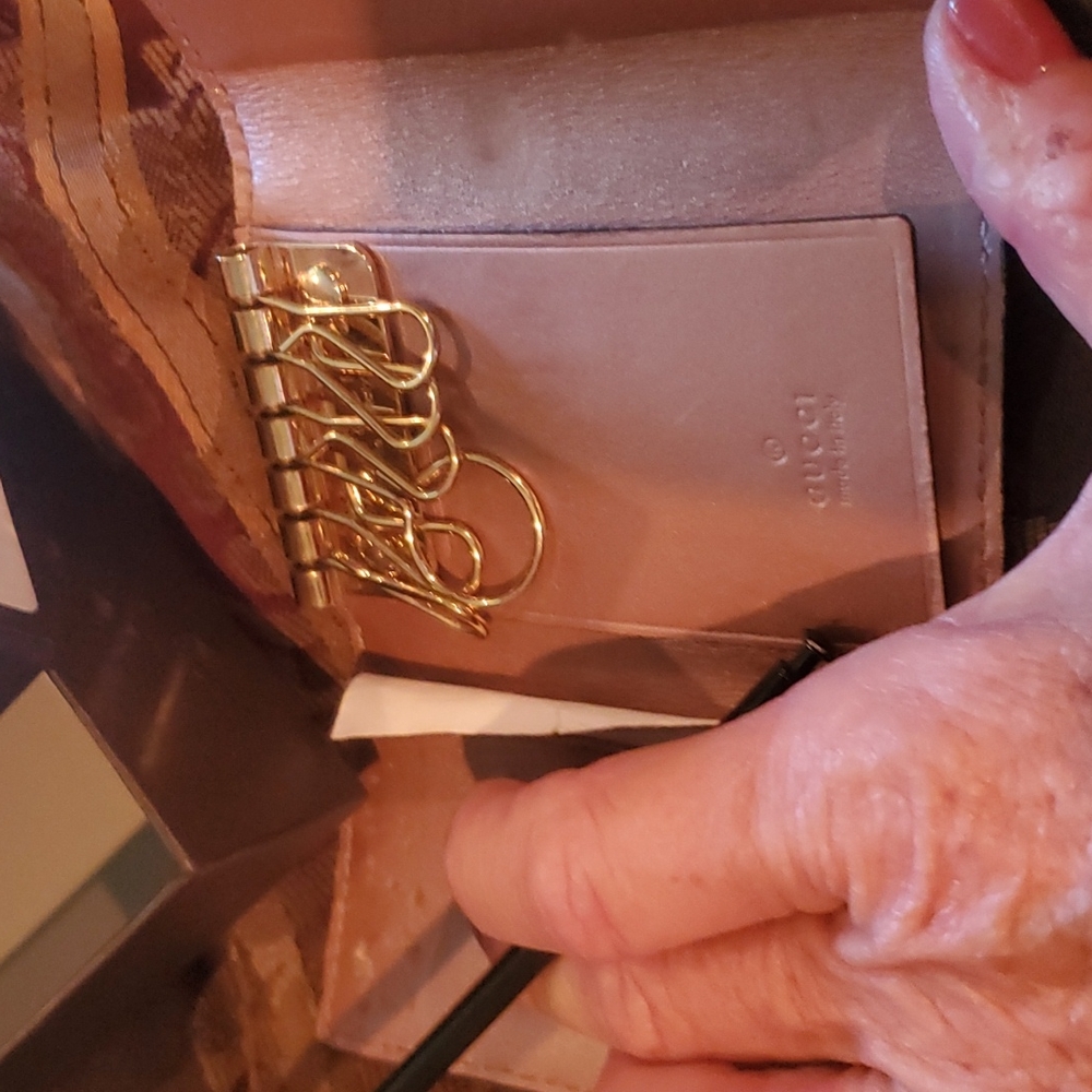 Gucci rare never used boxed bagged tagged gorgeous gold leather ✨️ boxed code ♥️ - Picture 4 of 13